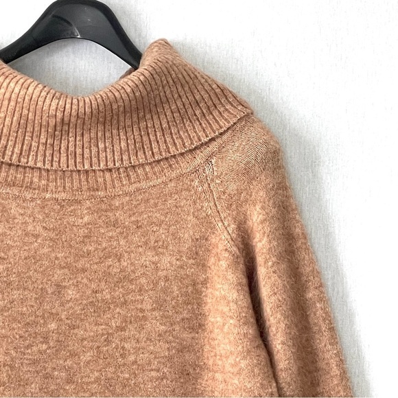 Aritzia Wilfred Free Faretta Off Shoulder Crow Neck Sweater - Picture 4 of 10